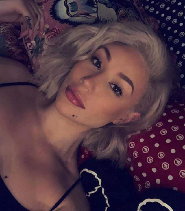 Ünlü Şarkıcı Iggy Azalea'dan Pelüş Oyuncaklı Kışkırtıcı Paylaşım!