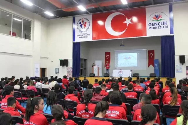 Ağrı'da Bin 700 Kişi Ücretsiz Kurslara Başvurdu Ağrı'da Bin 700 Kişi Ücretsiz Kurslara Başvurdu
