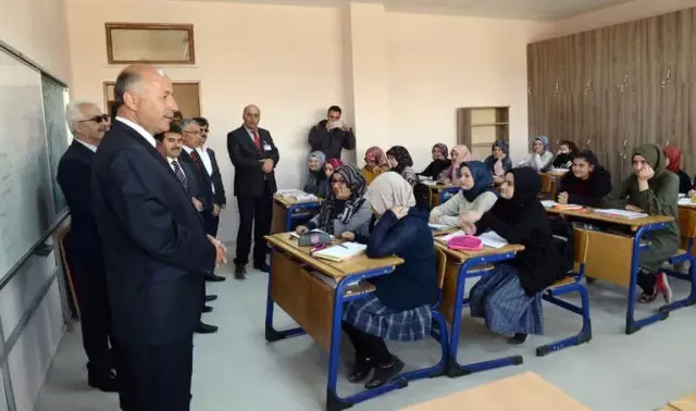 İlk Dersi Vali Azizoğlu Verdi İlk Dersi Vali Azizoğlu Verdi