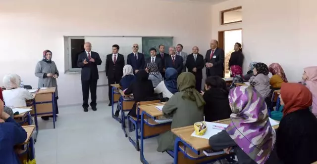 İlk Dersi Vali Azizoğlu Verdi İlk Dersi Vali Azizoğlu Verdi