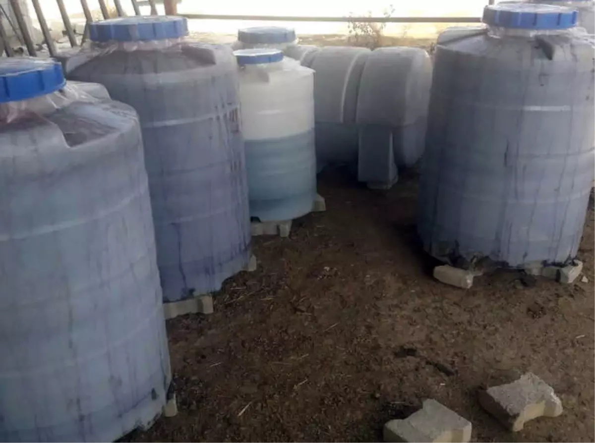 Evin Bahçesinde 4 Ton Sahte İçki Ele Geçirildi
