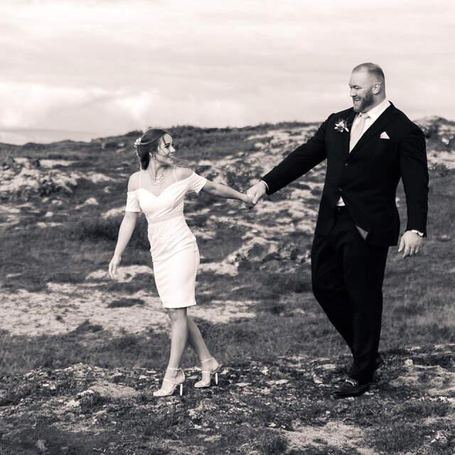 Haf?ór Júlíus Björnsson ile Kelsey Henson Dünya Evine Girdi