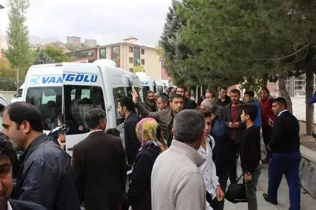 Hakkari Emniyeti, 150 Öğrenciyi İstanbul ve Çanakkale'ye Gönderdi