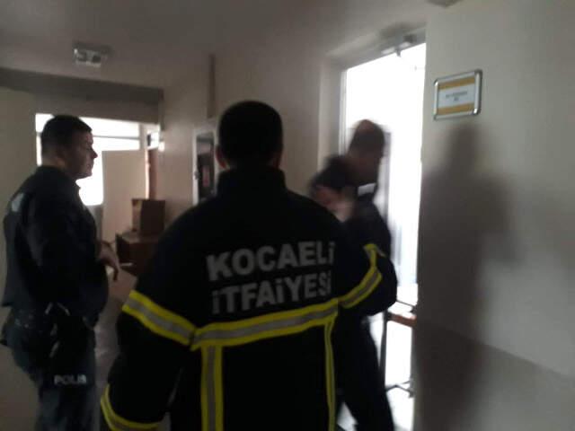 Kocaeli'de Okul Lavabosuna Dökülen Kimyasal Maddeler Patladı: 1 Yaralı