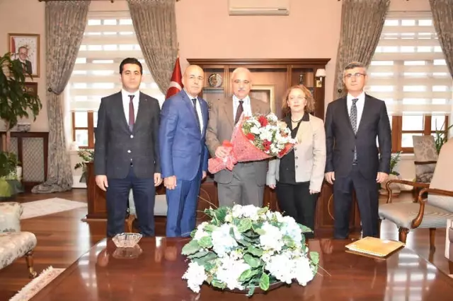 PTT'nin Çalışmalarını Vali Güvençer'e Anlattılar