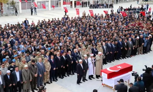 Şehit Kasap Gözyaşları Arasında Son Yolculuğuna Uğurlandı