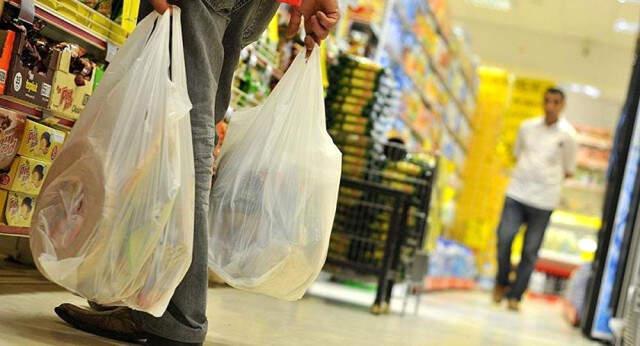 Tüketici Güveni Ekim'de Azaldı Tüketici güven endeksi Ekim'de yüzde 3,4 azalarak 57,3 oldu. Böylece tüketici güven endeksi son 10 yılın en düşük seviyesini gördü. | Sungurlu Haberleri