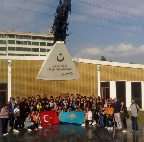 Türk Dünyası Öğrencileri Manisa'ya Hayran Kaldı
