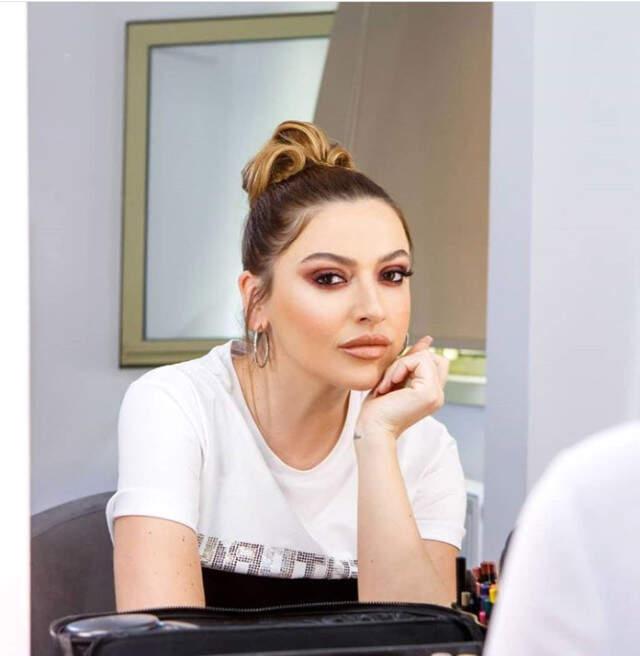 Yıllar Önce X Factor'de Sunuculuk Yapan Hadise'nin Görüntüleri Yeniden Gündem Oldu