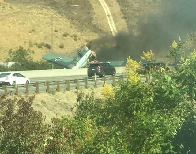 ABD'de Tek Motorlu Uçak, Otobana Düştü