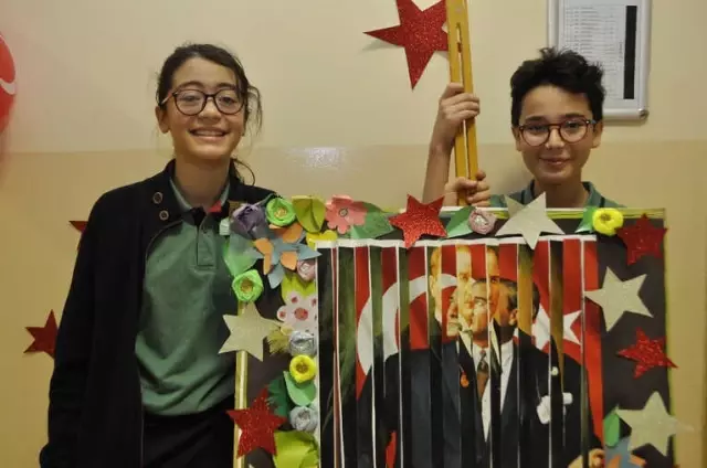 Atatürk ve Cumhuriyet Sergisine Yoğun İlgi Atatürk ve Cumhuriyet Sergisine Yoğun İlgi