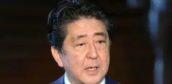 Japonya Başbakanı Abeden tartışmalı tapınağa adak 70