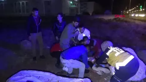 Karaman - İki Grup Arasında Taşlı Bıçaklı Kavga: 3 Yaralı Karaman - İki Grup Arasında Taşlı Bıçaklı Kavga: 3 Yaralı