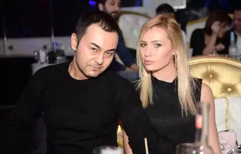 Serdar Ortaç'ın Ölümden Dönen Eşi Chloe Loughnan, Boşanma İddialarına Son Noktayı Koydu