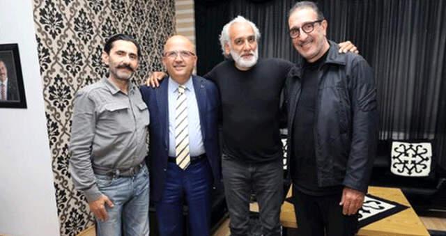 Yoğun Bakıma Kaldırılan Cem Özer Kimdir? Kaç Yaşındadır?