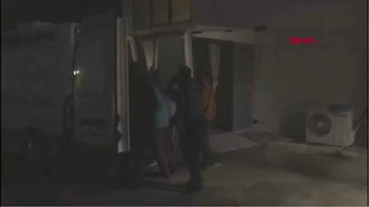 Suriyeden Türkiyeye geçmeye çalışan 6 göçmen sel sularına kapılarak hayatını kaybetti Suriyeden Türkiyeye geçmeye çalışan 6 göçmen sel sularına kapılarak hayatını kaybetti