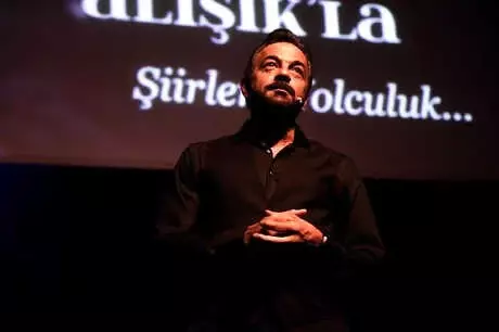 Kerem Alışık Şiirlere Ses Verdi Kerem Alışık Şiirlere Ses Verdi