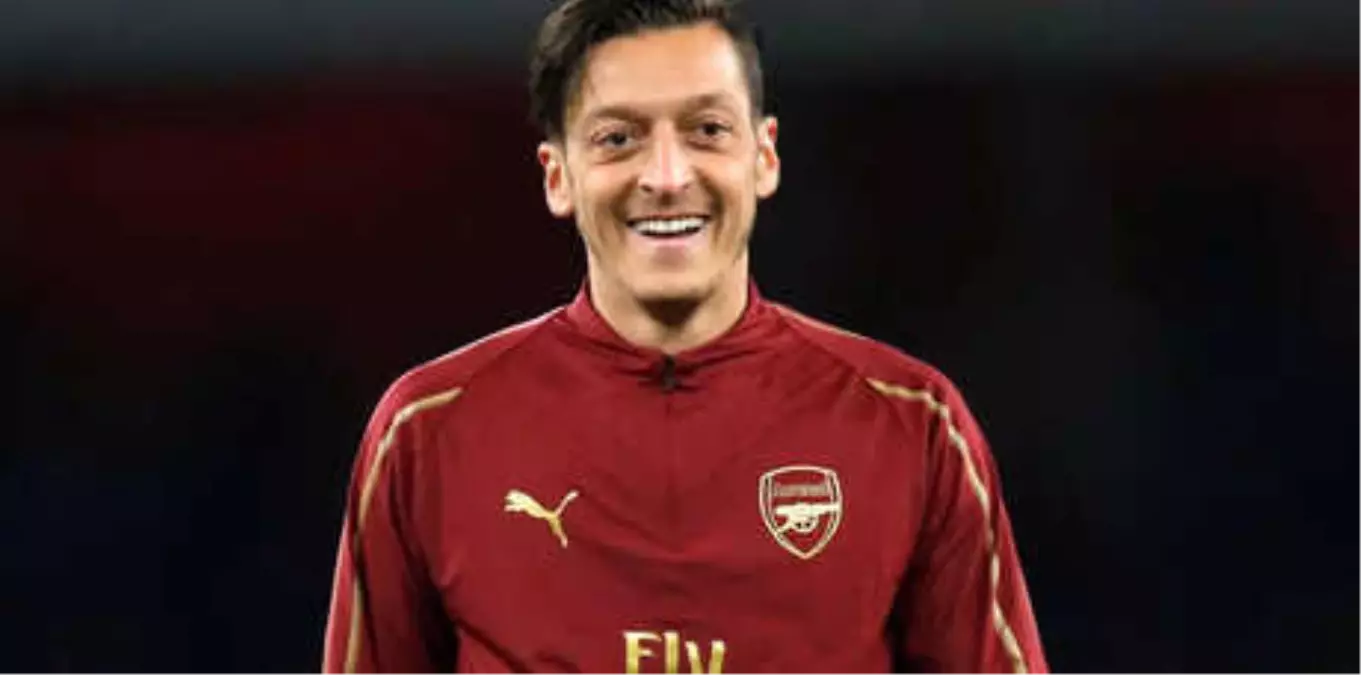 Mesut Özil'den Türkiye'ye Transfer Sinyali