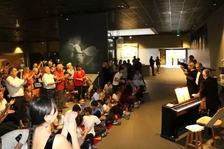 Müzede Konser Sürprizi Müzede Konser Sürprizi