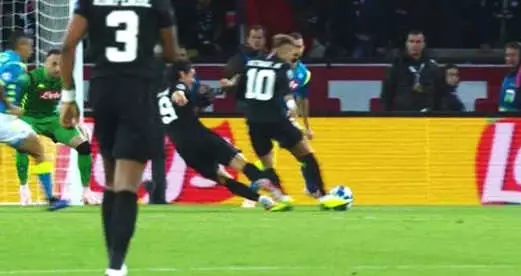 PSG'li Neymar, Cavani Pozisyonunu Bozunca Çileden Çıktı PSG'li Neymar, Cavani Pozisyonunu Bozunca Çileden Çıktı