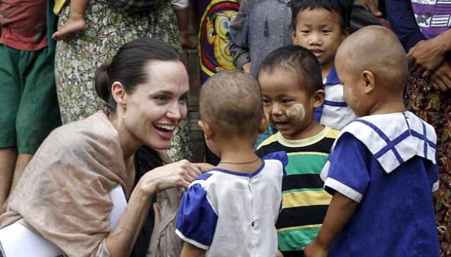 Angelina Jolie için Şok İddia! 'O Bir CIA Ajanı'
