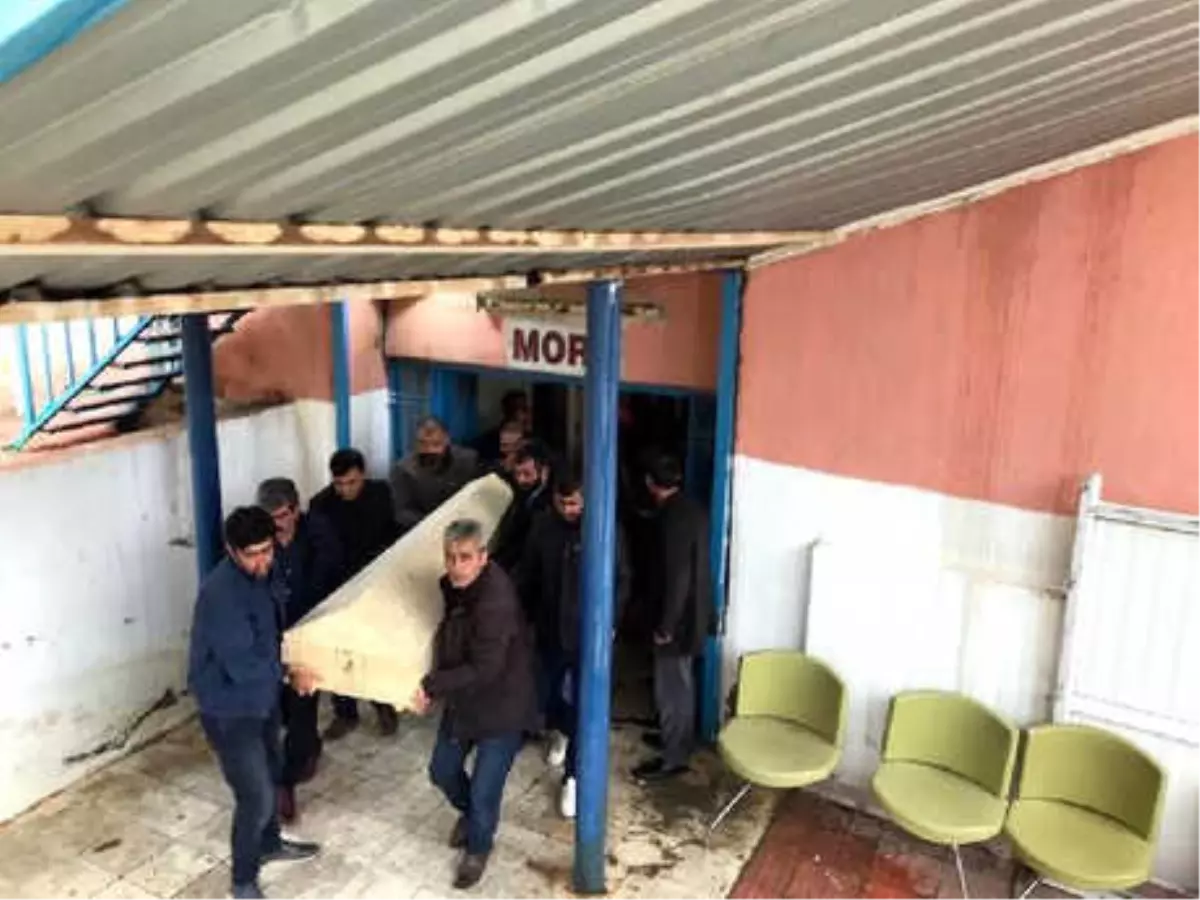 Derik'te 15 Yaşındaki Suriyeli Çoban, Yıldırım Düşmesi Sonucu Öldü (2)
