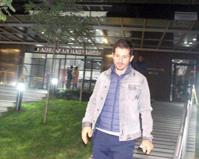 Emre Belözoğlu'ndan Turan Çiftine 'Bebek' Ziyareti