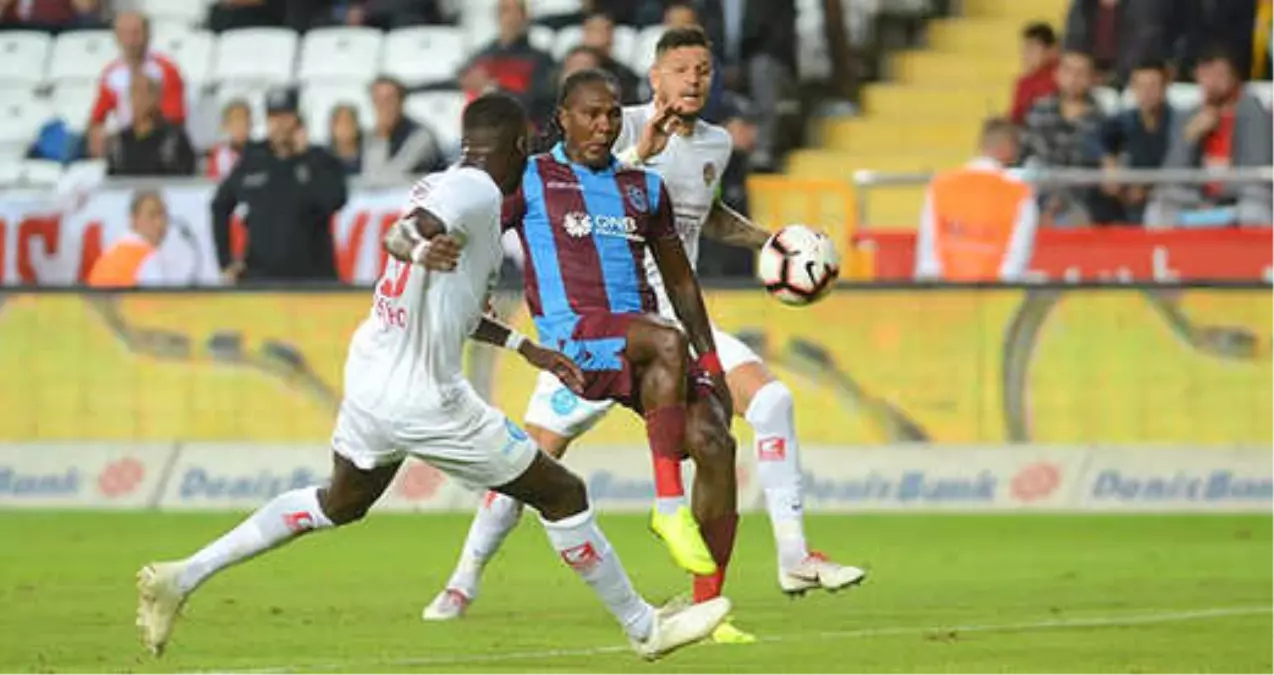 Antalyaspor'a Konuk Olan Trabzonspor, Rakibiyle 1-1 Berabere Kaldı