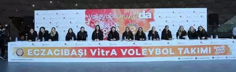 Eczacıbaşı Vitra'da Yeni Sezonun Açılışı Yapıldı Eczacıbaşı Vitra'da Yeni Sezonun Açılışı Yapıldı
