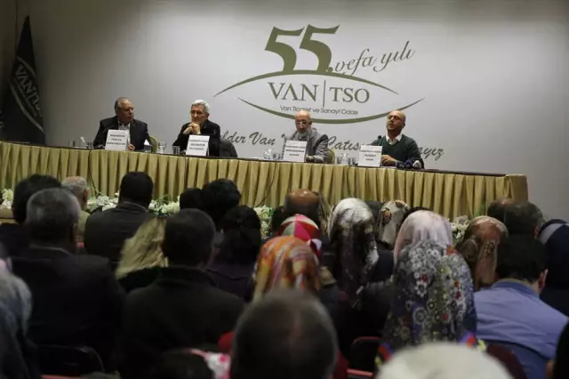 Gazeteciler 'Van'dan Sesleniş' Paneline Katıldı Gazeteciler 'Van'dan Sesleniş' Paneline Katıldı