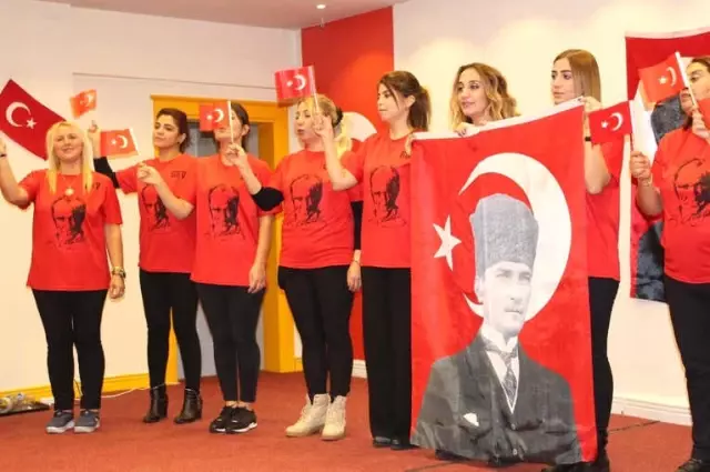 Gkv'li Minik Yüreklerin Cumhuriyet Çoşkusu Gkv'li Minik Yüreklerin Cumhuriyet Çoşkusu