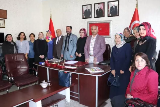 MHP İl Kadın Kolları Başkanlığına Suna Baştürk Getirildi MHP İl Kadın Kolları Başkanlığına Suna Baştürk Getirildi
