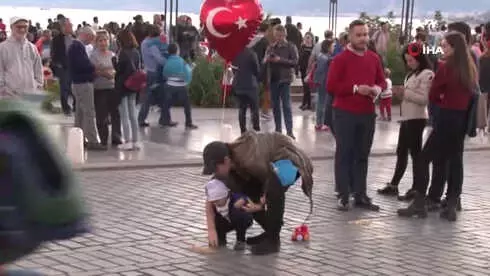 Antalya'da Cumhuriyet Coşkusu Meydanlara Sığmadı Antalya'da Cumhuriyet Coşkusu Meydanlara Sığmadı