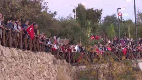 Antalya'da Cumhuriyet Coşkusu Meydanlara Sığmadı Antalya'da Cumhuriyet Coşkusu Meydanlara Sığmadı