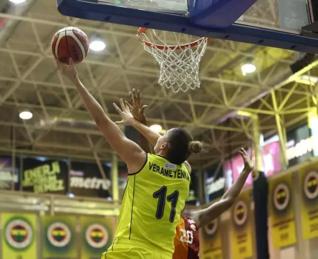 Derbide Kazanan Fenerbahçe Derbide Kazanan Fenerbahçe