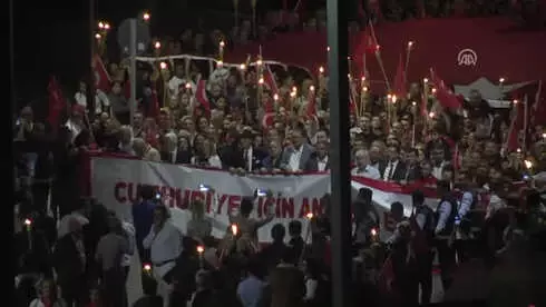 Fener Alayında 600 Metrelik Türk Bayrağı Açıldı Fener Alayında 600 Metrelik Türk Bayrağı Açıldı