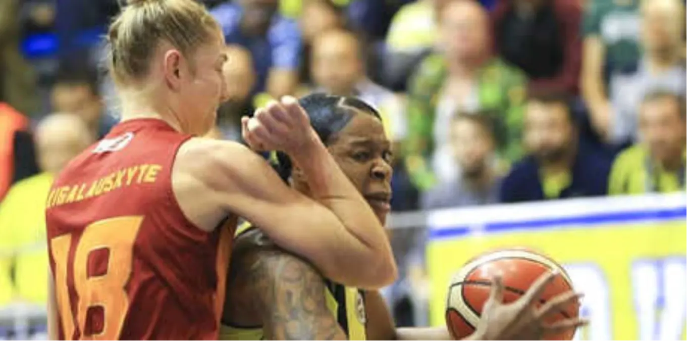 Fenerbahçe-Galatasaray: 77-60