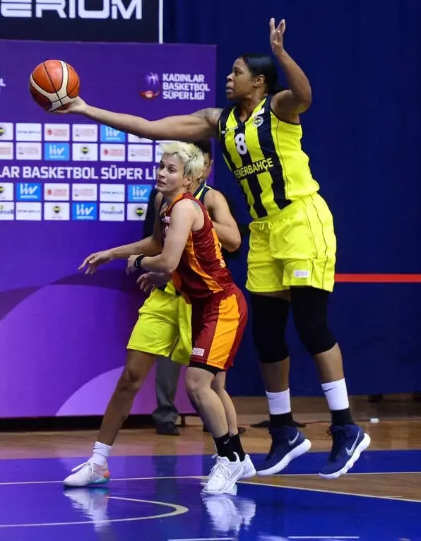 Pota Derbisini Fenerbahçe Kazandı Pota Derbisini Fenerbahçe Kazandı