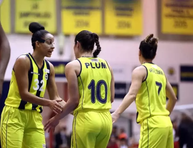 Pota Derbisini Fenerbahçe Kazandı Pota Derbisini Fenerbahçe Kazandı