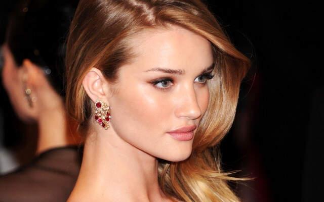 Rosie Huntington-Whiteley'den Meslektaşlarını Kızdıracak İtiraf!