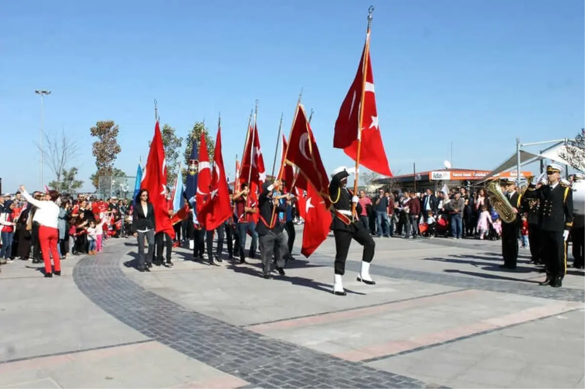 Cumhuriyet Bayramı Yalova'da Coşkuyla Kutlandı