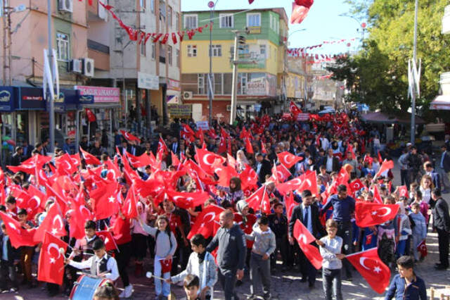 Cumhuriyet'in 95. Yılı Türkiye'nin Her Yerinde Coşkuyla Kutlandı