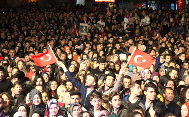 Cumhuriyet'in 95. Yılı Türkiye'nin Her Yerinde Coşkuyla Kutlandı