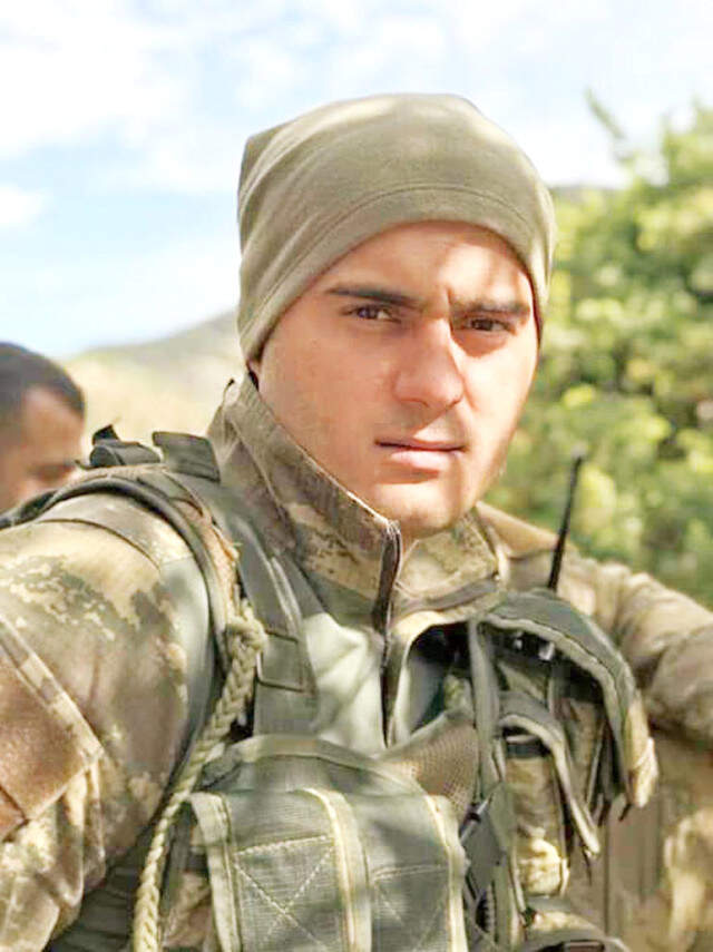 İçişleri Bakanı Yardımcısı Mehmet Ersoy, 2 Askerimizin Donarak Şehit Olduğu Bölgeye, 4 Bin 500 Liralık Kaşkoluyla Gitti