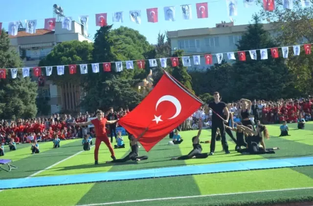 İzmir'in İlçelerinde Cumhuriyetin 95. Yıl Gururu