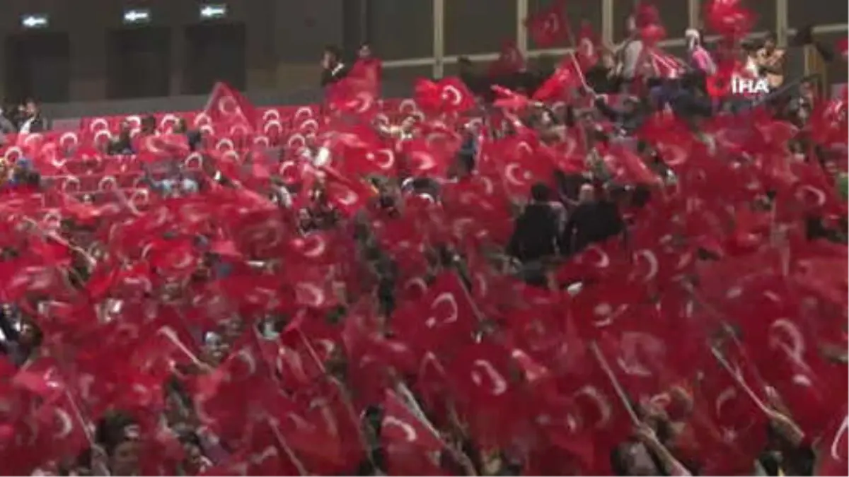 Küçükçekmece'de Cumhuriyet Bayramı Coşkuyla Kutlandı