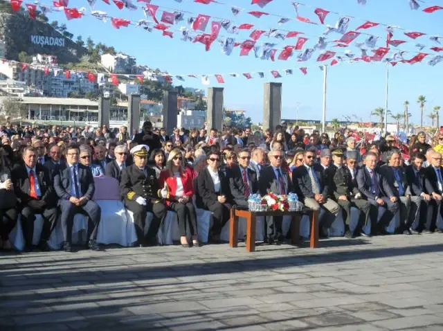 Kuşadası'nda 95. Yıl Coşkusu Kuşadası'nda 95. Yıl Coşkusu