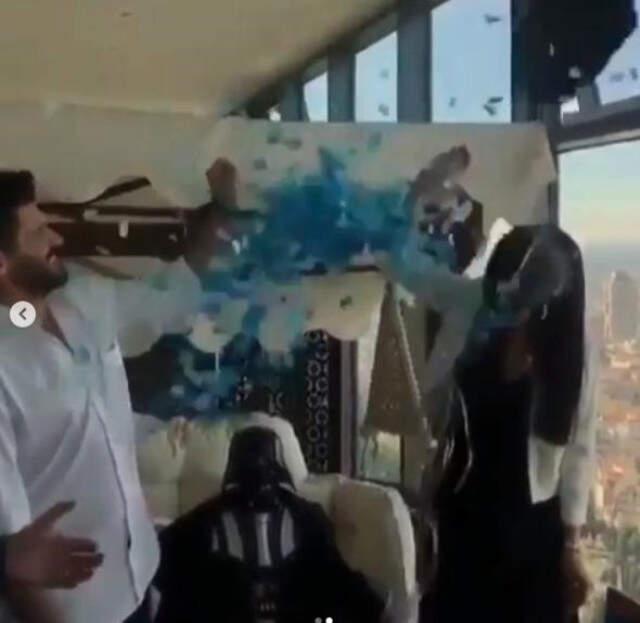 Tolgahan Sayışman ve Almeda Abazi'nin Bebeklerinin Cinsiyeti Belli Oldu