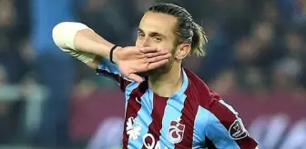 Trabzonsporlu futbolcu Yusuf Yazıcı, sokakta posteri ile konuşan taraftarla buluştu Trabzonsporlu futbolcu Yusuf Yazıcı, sokakta posteri ile konuşan taraftarla buluştu
