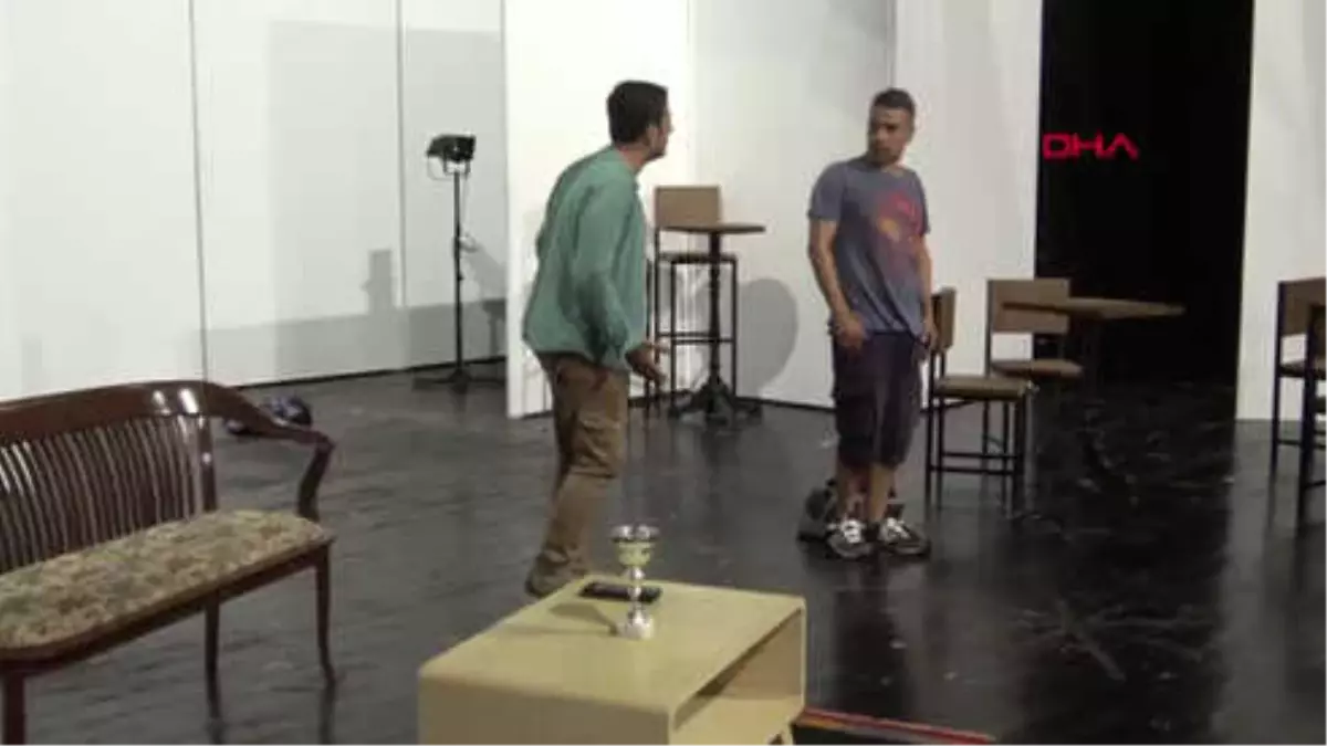 Adana Uyuşturucuya Karşı Tiyatroyla Mücadele Veriyorlar